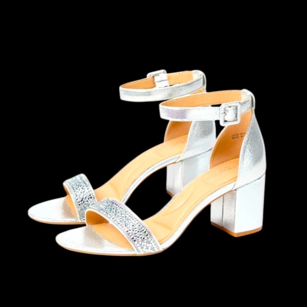 wrn1X🌹Chinese Laundry Julianne silver chunky heels women’s size 8